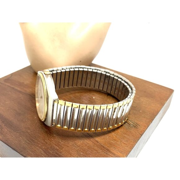 Seiko Men's Watch 6432-7019 Vintage Quartz Silver Dial Date Two Tone Steel 33mm - Picture 9 of 14